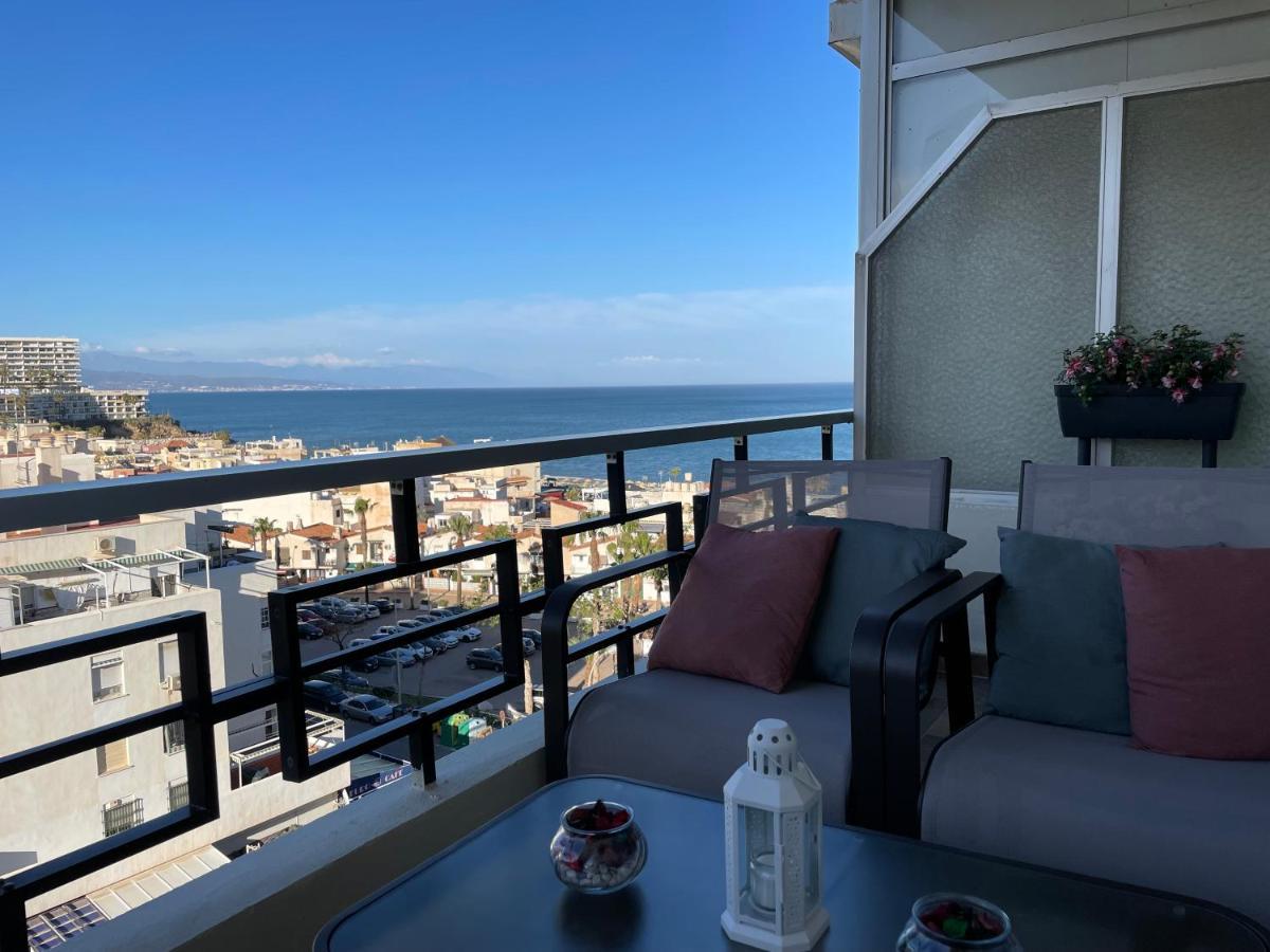 Apartamento Totalmente Reformado Con Piscina Y Jardines Al Lado De La Playa De La Carihuela ตอร์เรโมลิโนส ภายนอก รูปภาพ