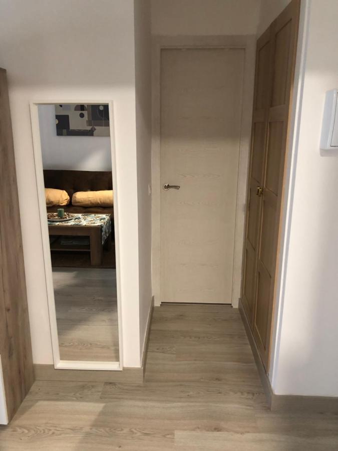 Apartamento Totalmente Reformado Con Piscina Y Jardines Al Lado De La Playa De La Carihuela ตอร์เรโมลิโนส ภายนอก รูปภาพ