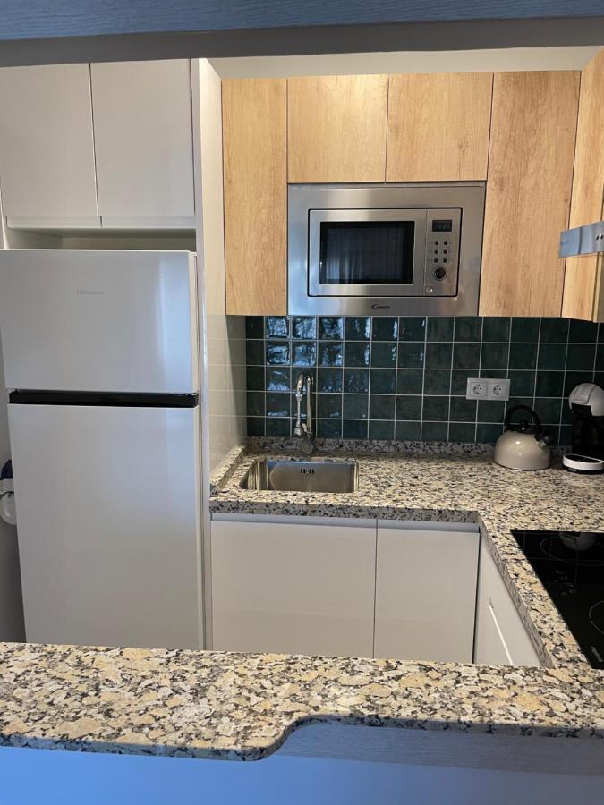Apartamento Totalmente Reformado Con Piscina Y Jardines Al Lado De La Playa De La Carihuela ตอร์เรโมลิโนส ภายนอก รูปภาพ