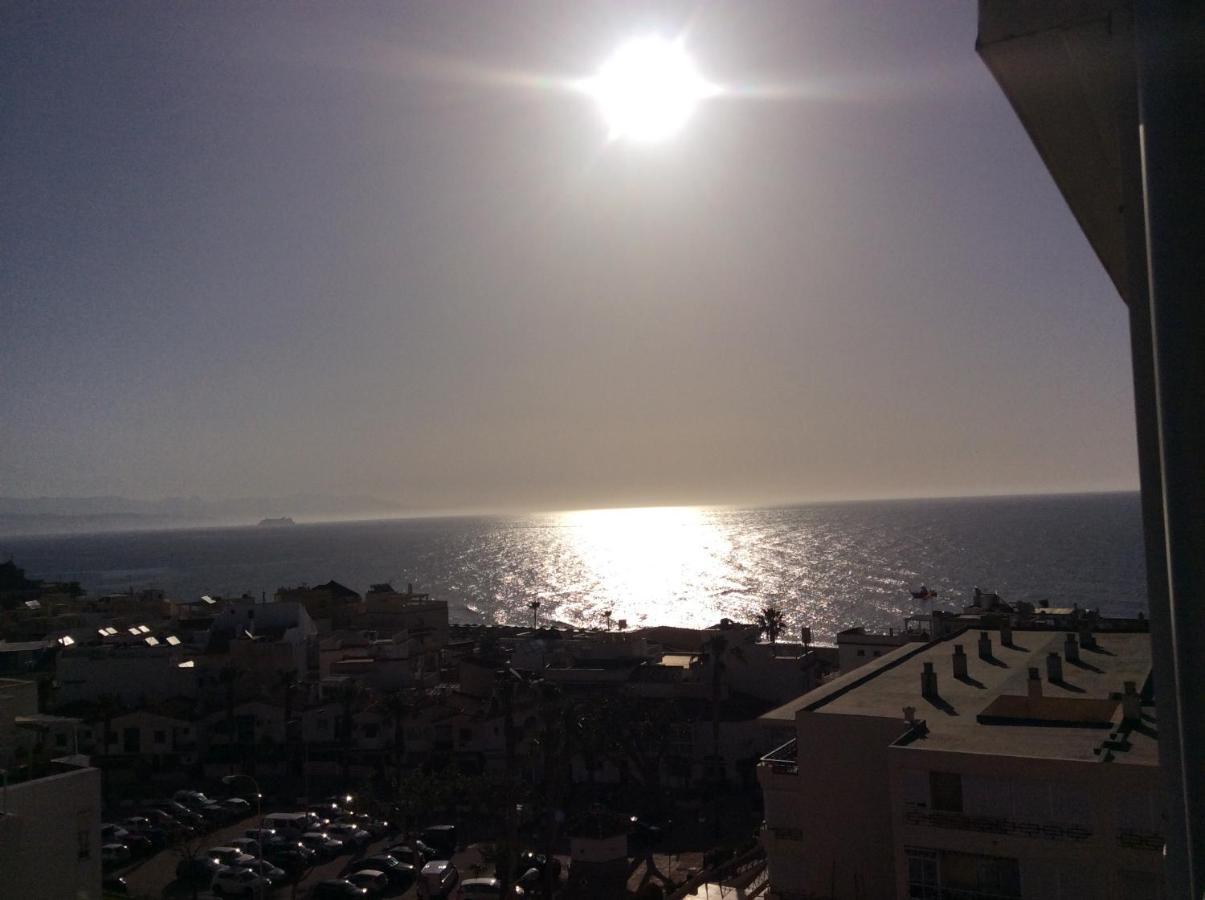 Apartamento Totalmente Reformado Con Piscina Y Jardines Al Lado De La Playa De La Carihuela ตอร์เรโมลิโนส ภายนอก รูปภาพ