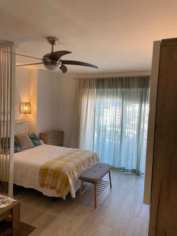 Apartamento Totalmente Reformado Con Piscina Y Jardines Al Lado De La Playa De La Carihuela ตอร์เรโมลิโนส ภายนอก รูปภาพ