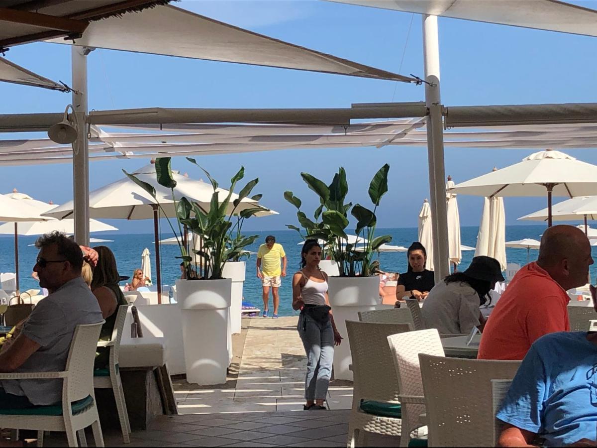 Apartamento Totalmente Reformado Con Piscina Y Jardines Al Lado De La Playa De La Carihuela ตอร์เรโมลิโนส ภายนอก รูปภาพ